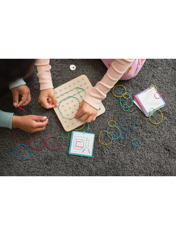 BS Toys, drewniana tablica manipulacyjna Geoplan