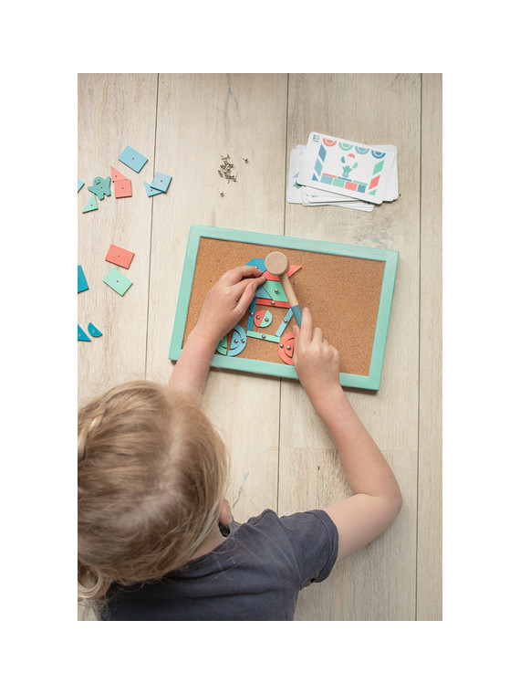 BS Toys, Drewniana przybijanka z kartami pracy